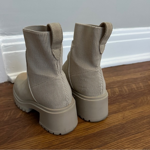 Steve Madden Howler Chelsea Boot - Picture 3 of 6
